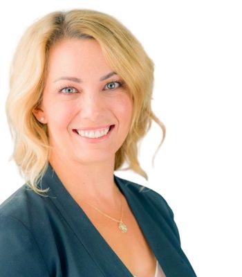 Portrait of Erin DuPont, REALTOR&reg;, Advisor.
