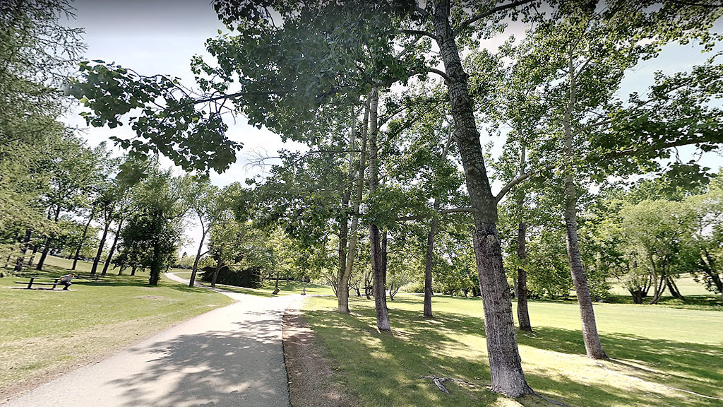 Confederation-Park-Bike-Pathways