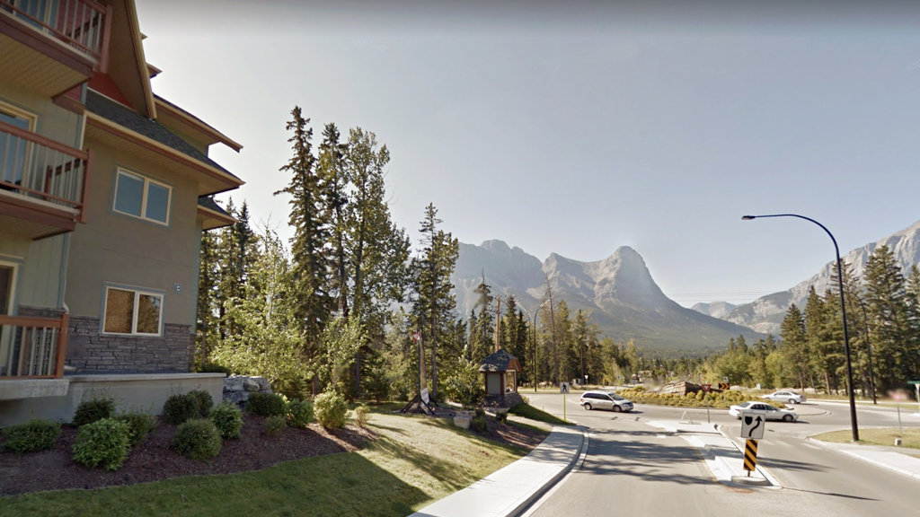 Bow Valley Trail house for sale